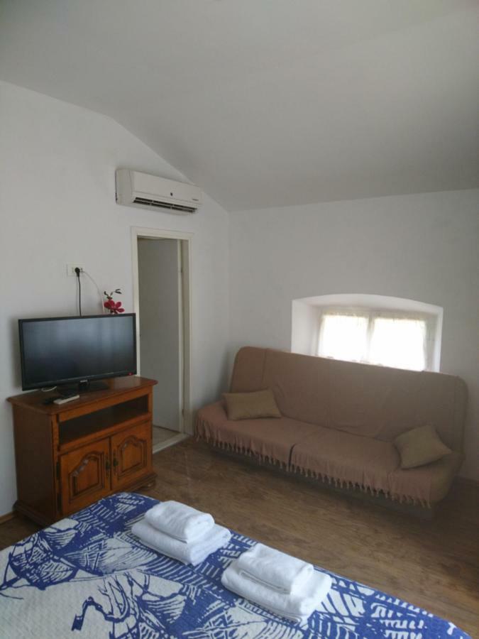 Apartment Dalmatinac Ivo Polače エクステリア 写真